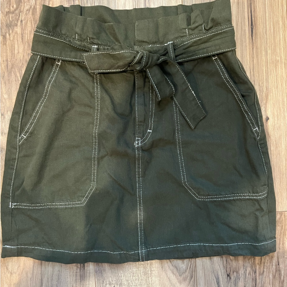 Free People size 10 green paper bag skirt